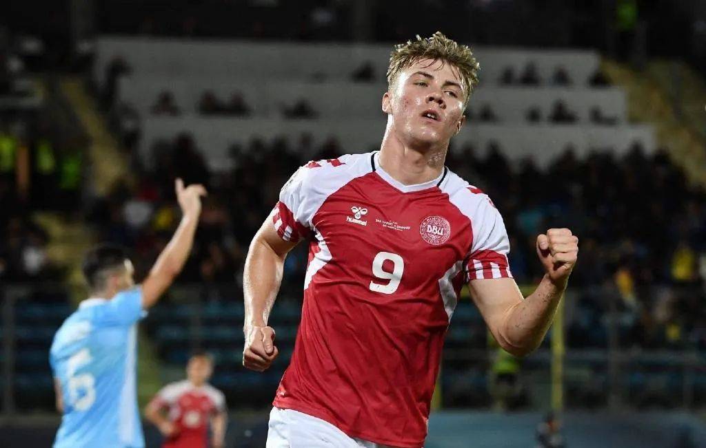 丹麦队在今日比赛中实现逆袭，夺得胜利的简单介绍