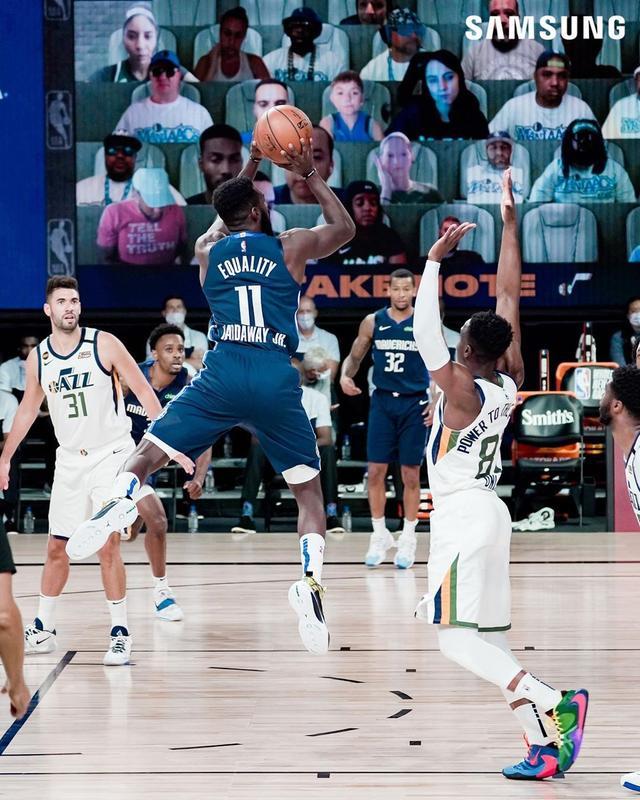 包含独行侠队小将异军突起，带领球队走向胜利的词条