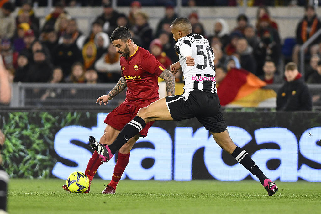 九游游戏-萨索洛迎战乌迪内斯，双方力争胜负的简单介绍