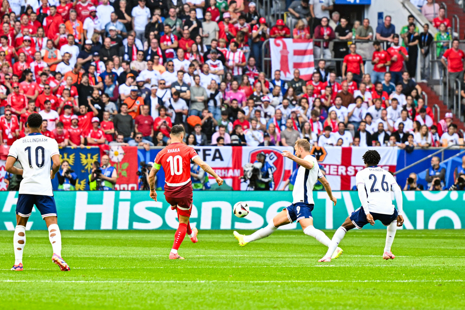 九游娱乐app下载-瑞士队在客场比赛中拼尽全力，赢得关键胜利的简单介绍