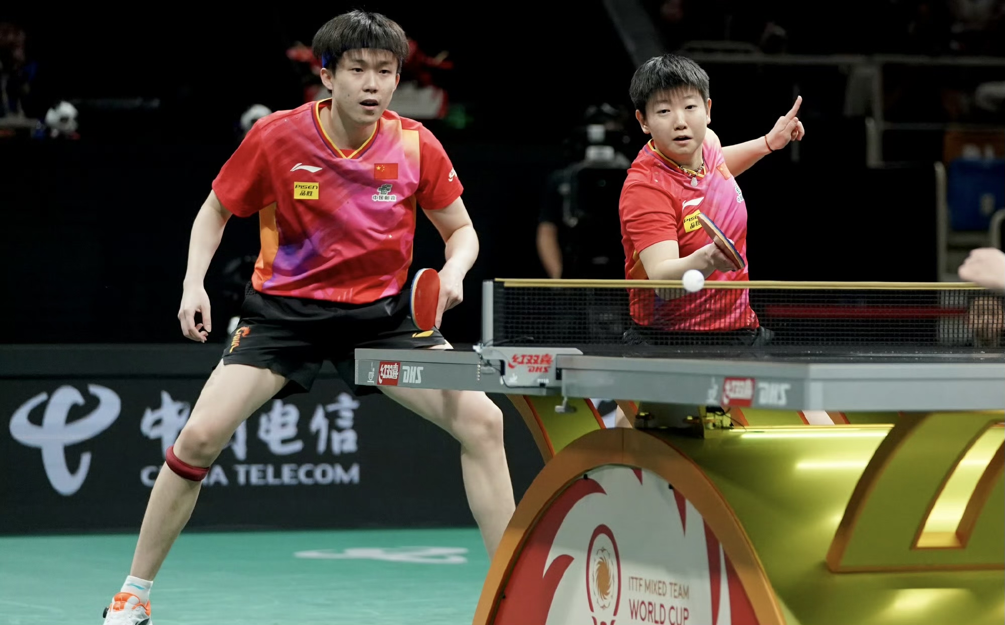 关于激战场面：中国队战胜对手，赛场震撼的信息