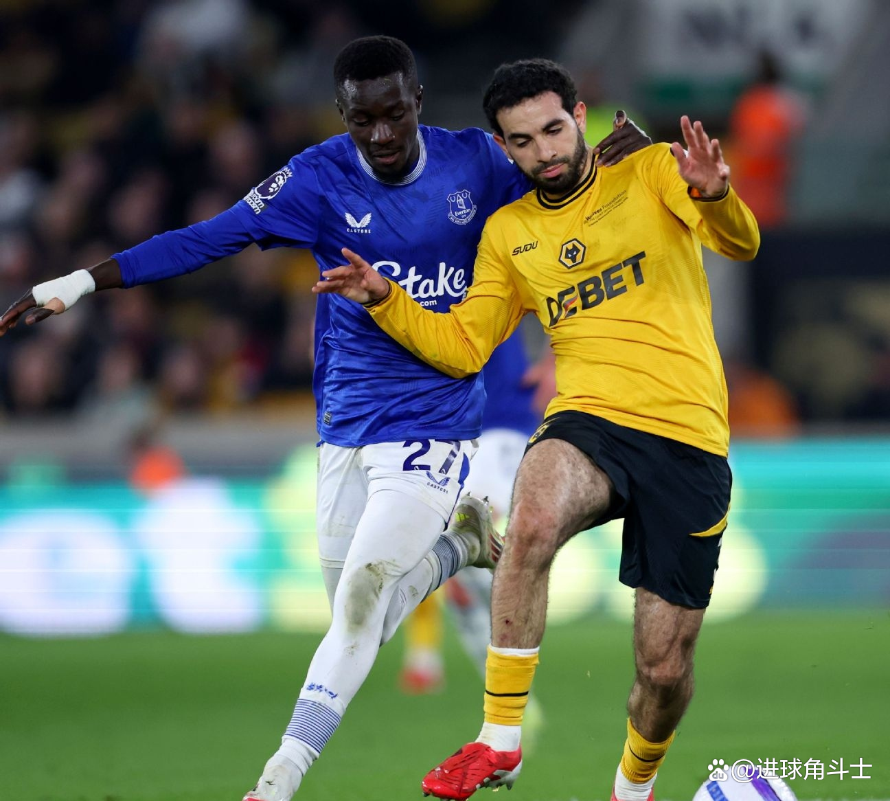 九游体育-狼队中场缺席关键比赛，球队实力受影响