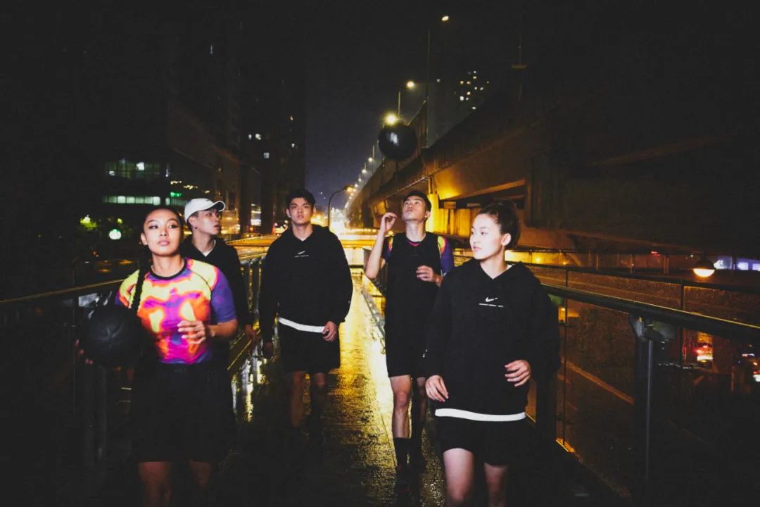 九游娱乐网页-关于大赛效应！球场内外都在燃烧，胜负悬念引爆！的信息