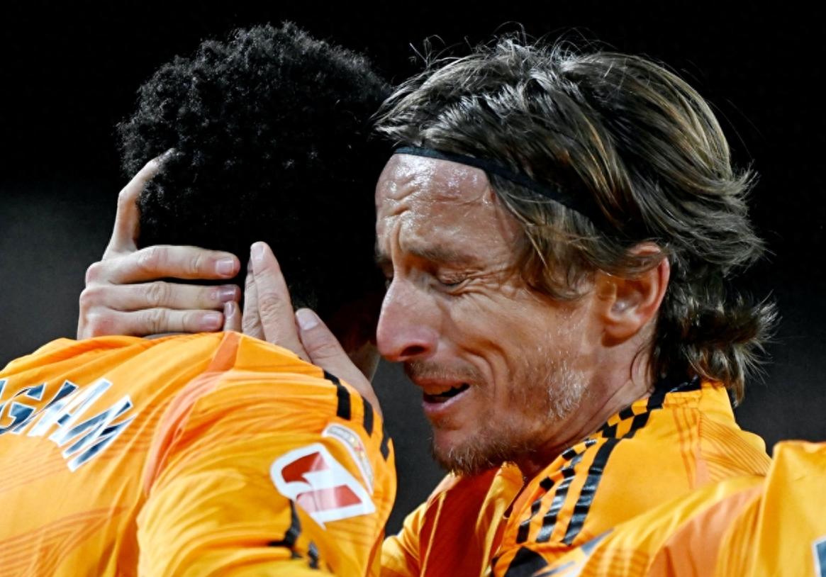 九游娱乐网站-瓦伦西亚主场战胜对手，全力以赴赢得胜利的简单介绍