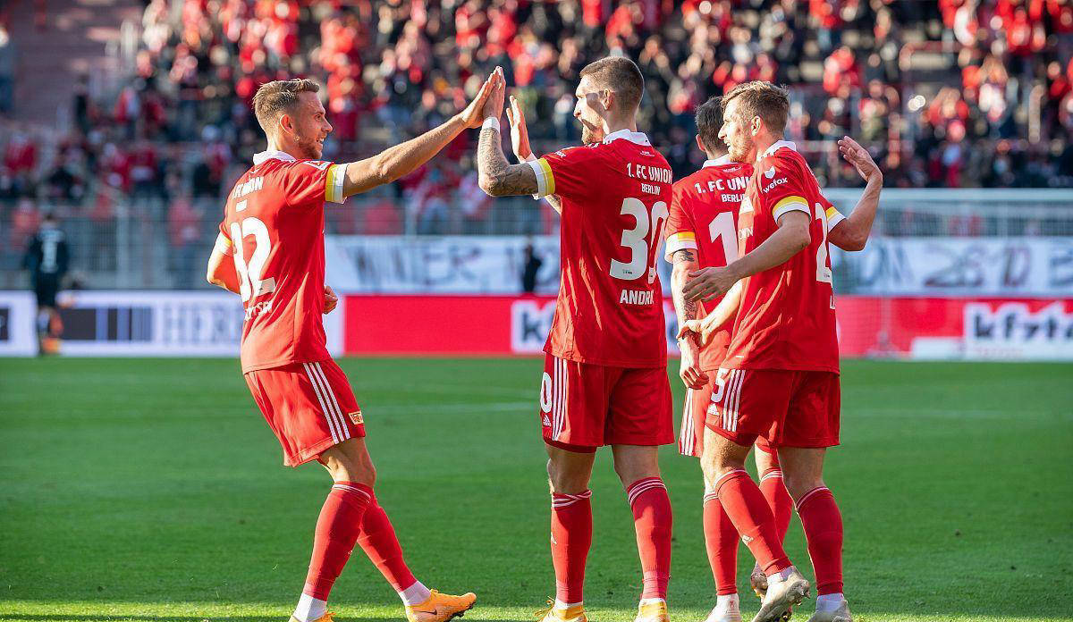 柏林联队积极备战下一场比赛，训练气氛浓厚