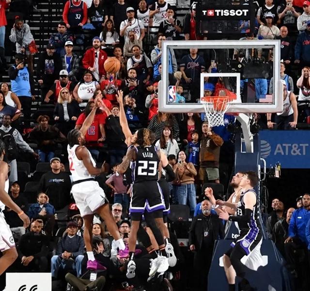 九游app下载-NBA嘉年华精彩登场，热闹庆典吸引球迷狂欢参与