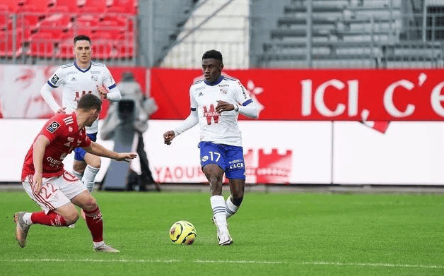 柏林赫塔主场大胜，豪取三分