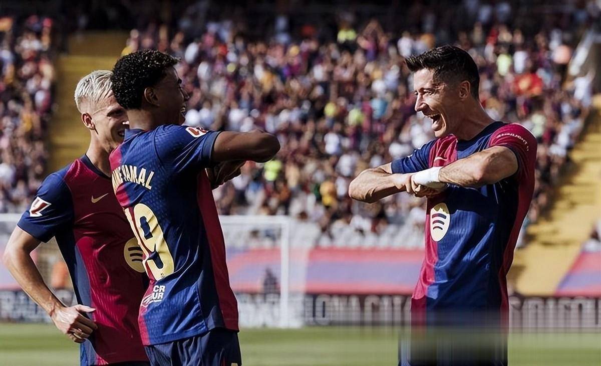 九游体育APP下载-巴拉多利德队与对手握手言和