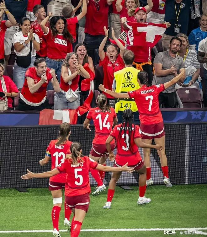 德国女足队发挥出色取得胜利
