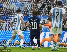 九游娱乐网页-金靴神迹续写传奇，破门瞬间冲进下一轮