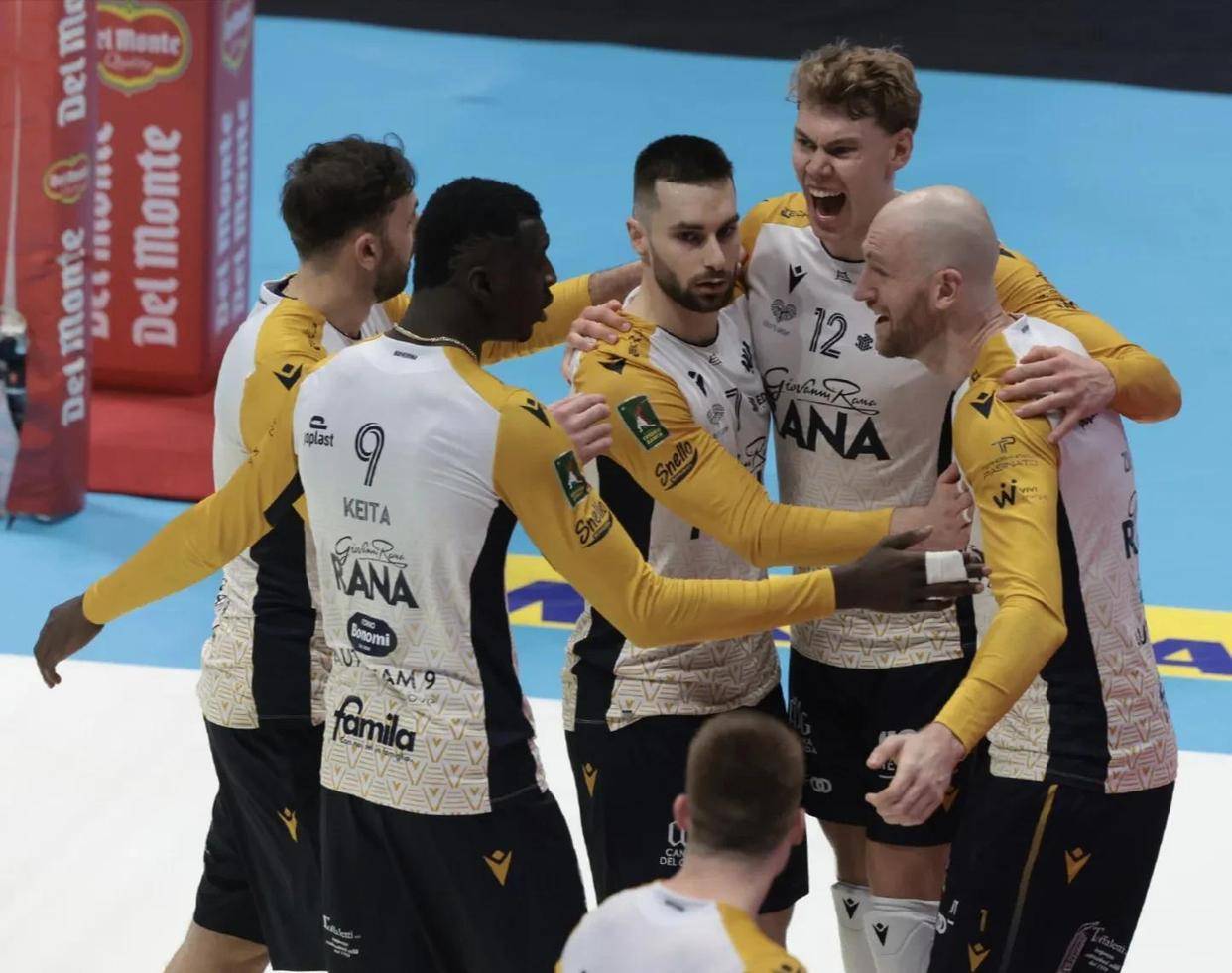 维罗纳坚守主场，诺瓦拉接下重任