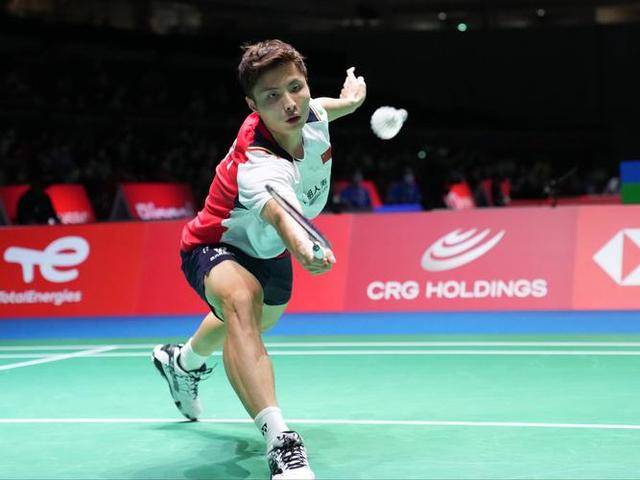 脚踏实地：羽毛球选手战绩斐然