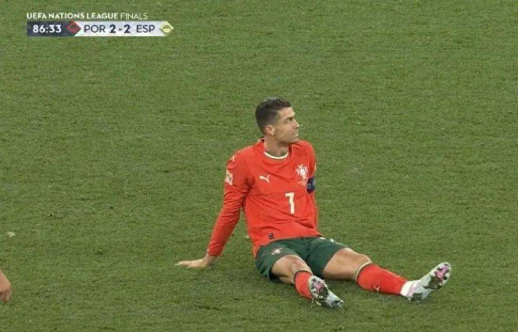 包含西班牙神奇逆转葡萄牙，小组头名仍未保住的词条