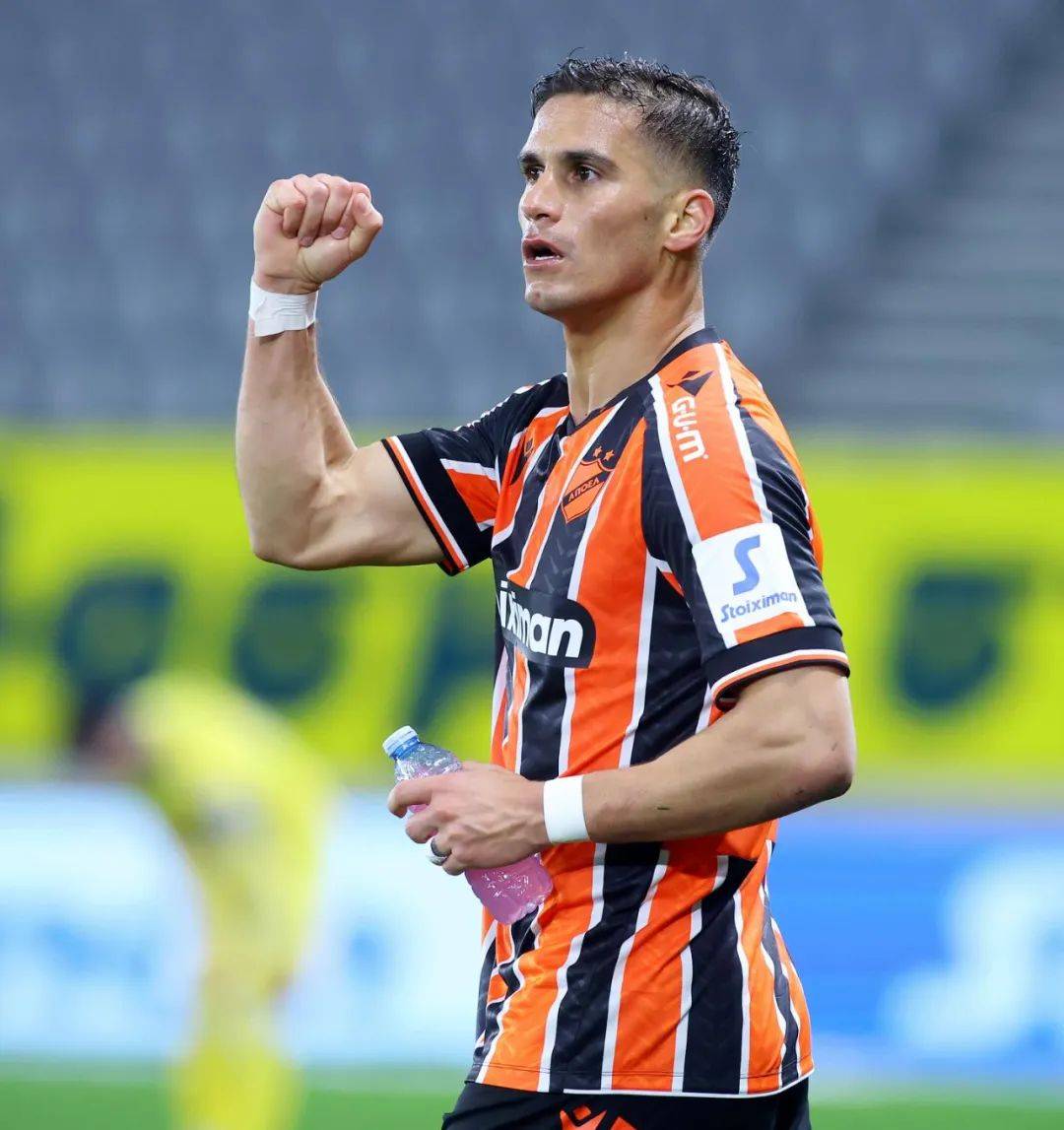 包含乌克兰欧预赛小胜塞浦路斯，表现平平的词条