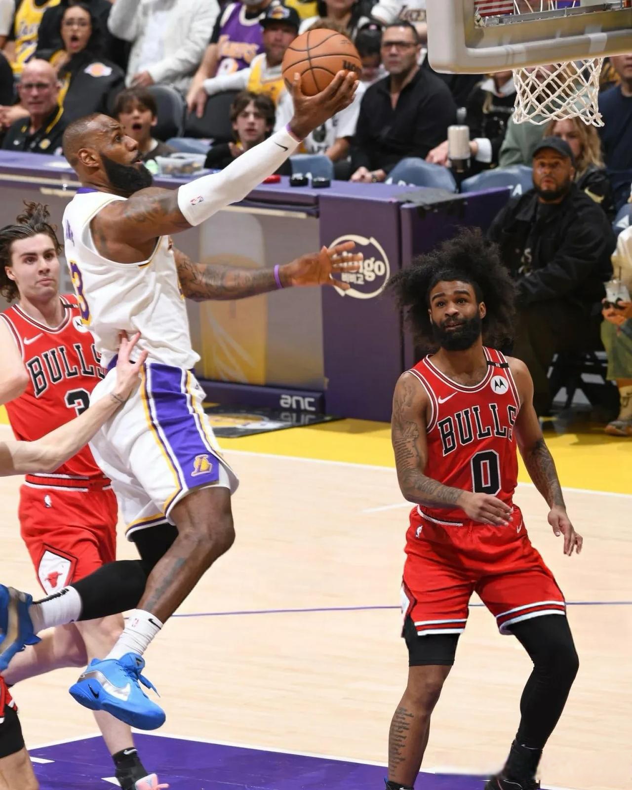 湖人再胜公牛保持状态稳定