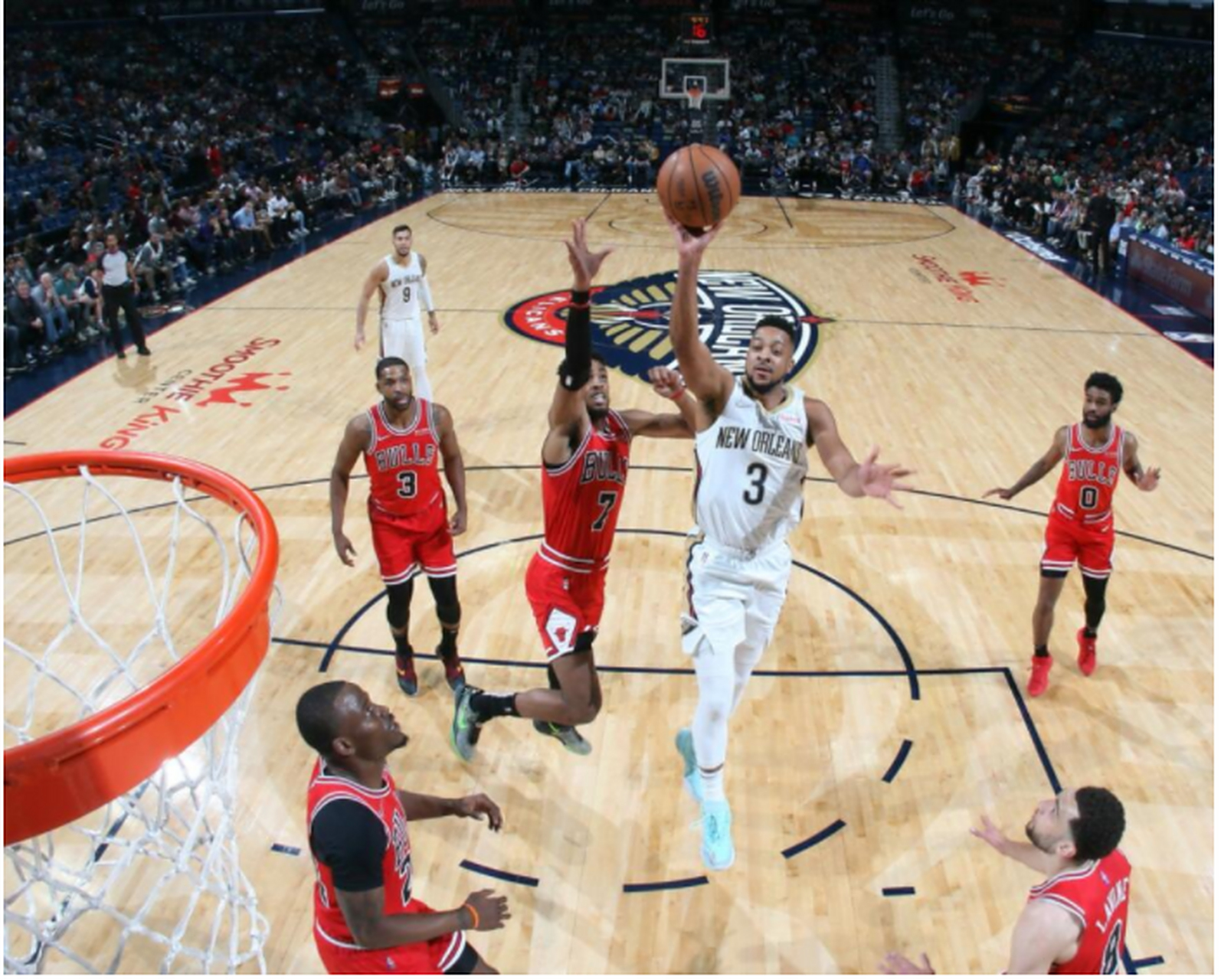 关于黄蜂击败湖人，格拉汉姆30分成为焦点的信息