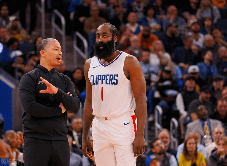 NBA季后赛首轮战罢火箭准星愈明显，哈登陷关键失准黑洞