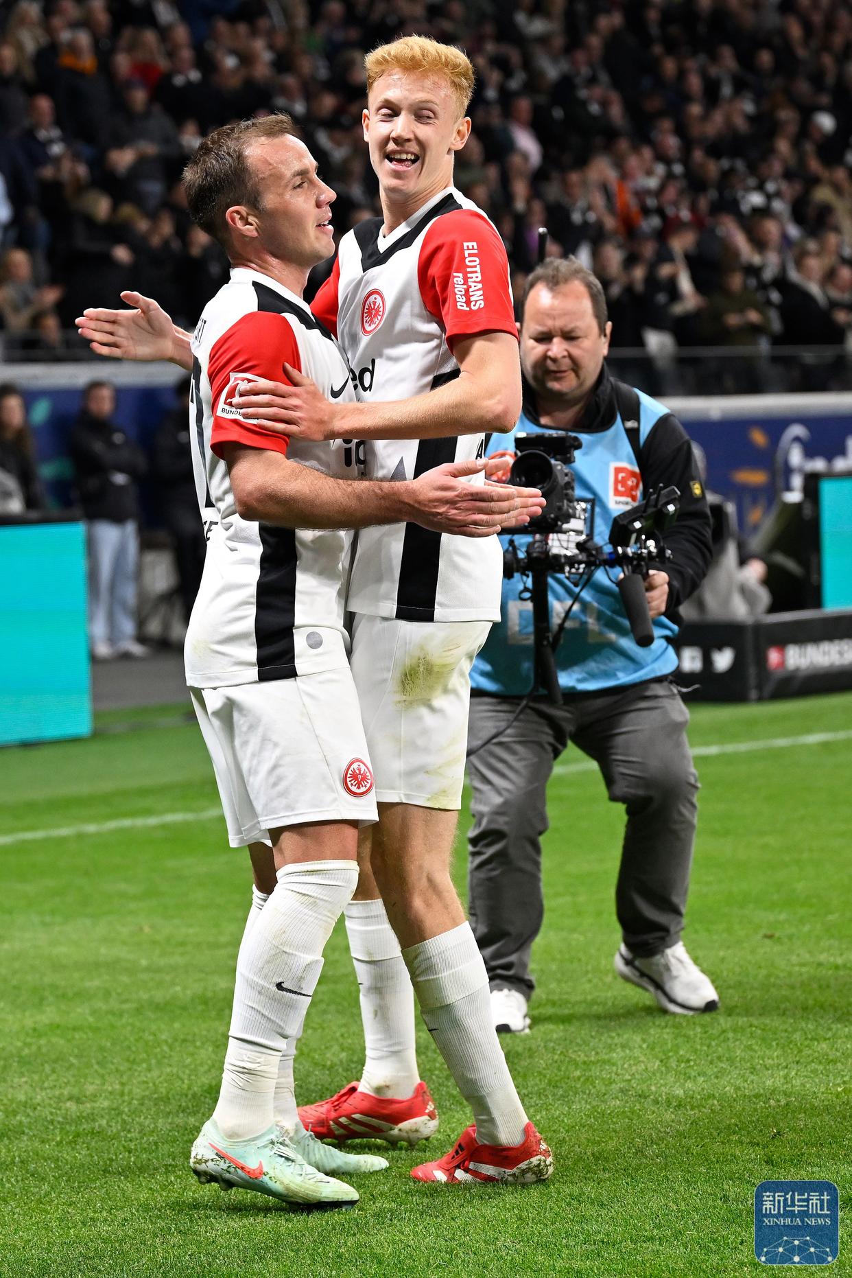 九游体育-包含法兰克福取胜做客，奠定联赛领先的词条