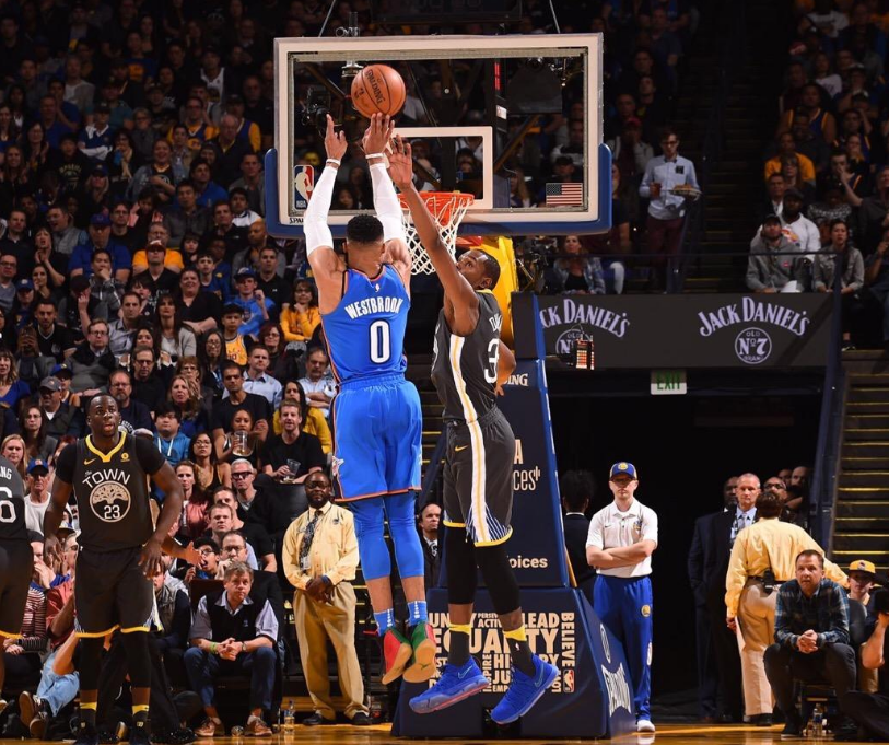 九游app下载-关于非洲篮球巨星助力球队夺冠，创造新记录的信息